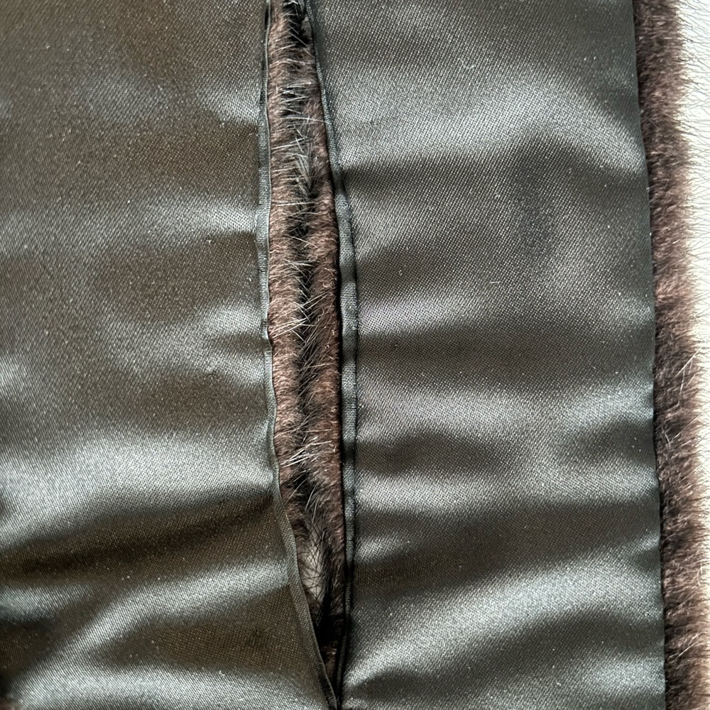 Gorgeous, Mink Shoulder Stole - Picture 5 of 6